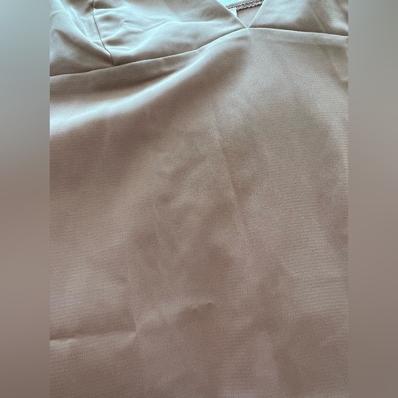 for the LOVE And Lemons SHORT DEEP V-NECK SLIP Lining - Picture 7 of 11